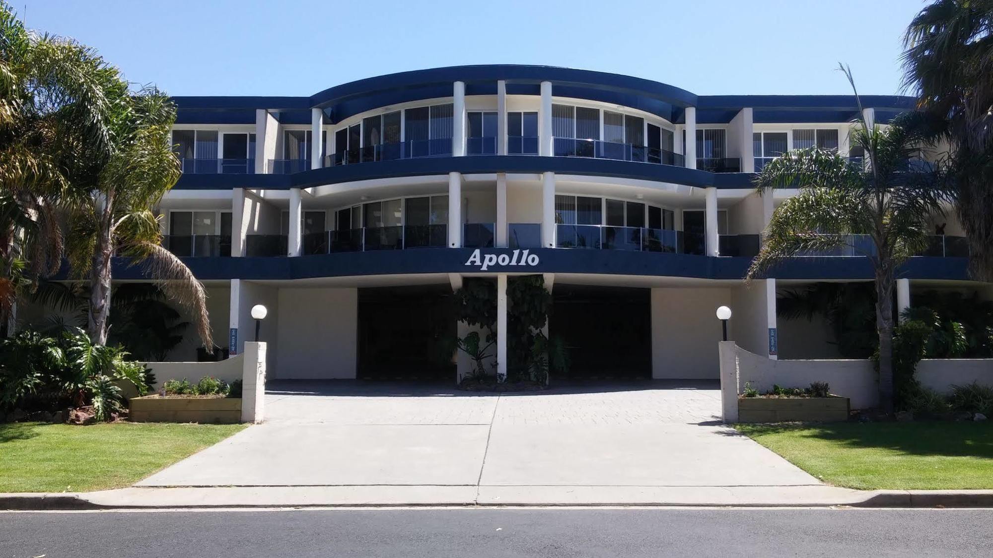 Apollo Luxury Aparthotel 4*